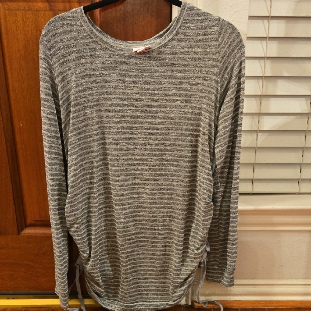 Isabel Maternity by Ingrid & Isabel Gray Knit Top